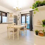 Downtown Floreasca Penthouse W Jacuzzi&terrace Appartement Bucarest