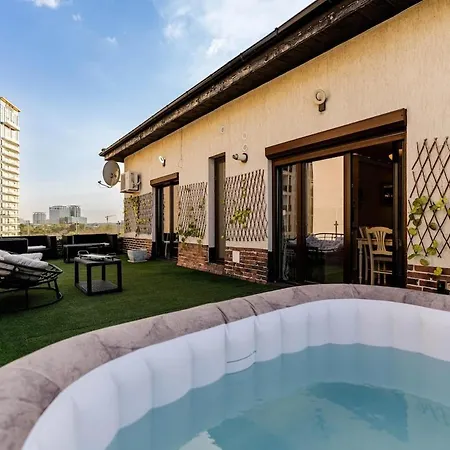 Downtown Floreasca Penthouse W Jacuzzi&terrace Lägenhet Bukarest