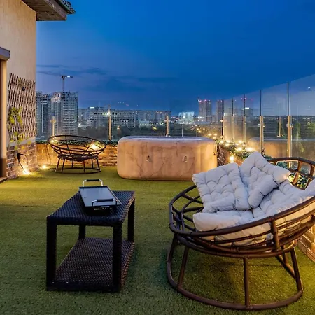 Lägenhet Downtown Floreasca Penthouse W Jacuzzi&terrace *